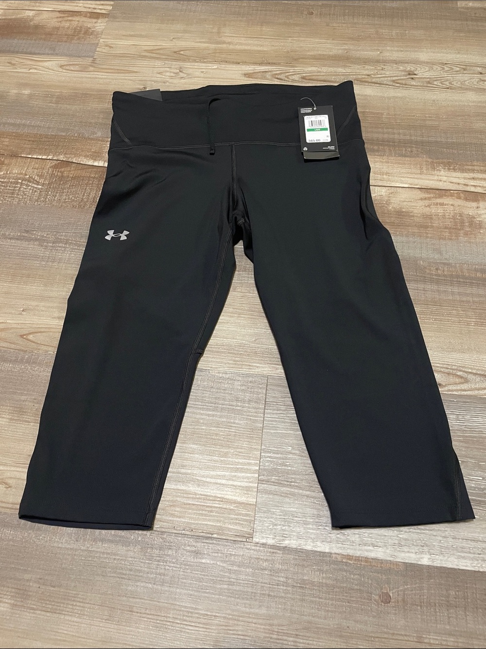 Under Armour Black Women's Crop Performance Leggings